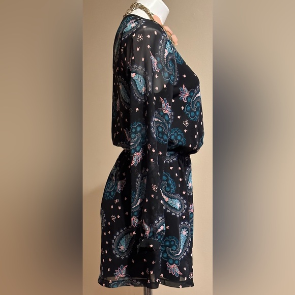 Express Black, Blues & Pinks Sheer Wrap Paisley Summer Romper Great Cond… - Picture 3 of 13